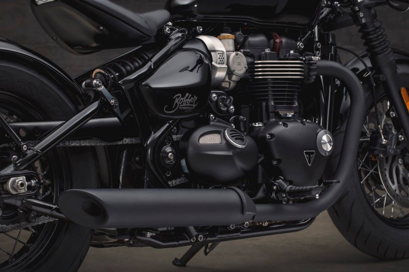 Triumph Bonneville Bobber Black